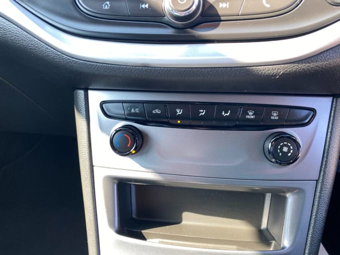 2025 Vauxhall Astra