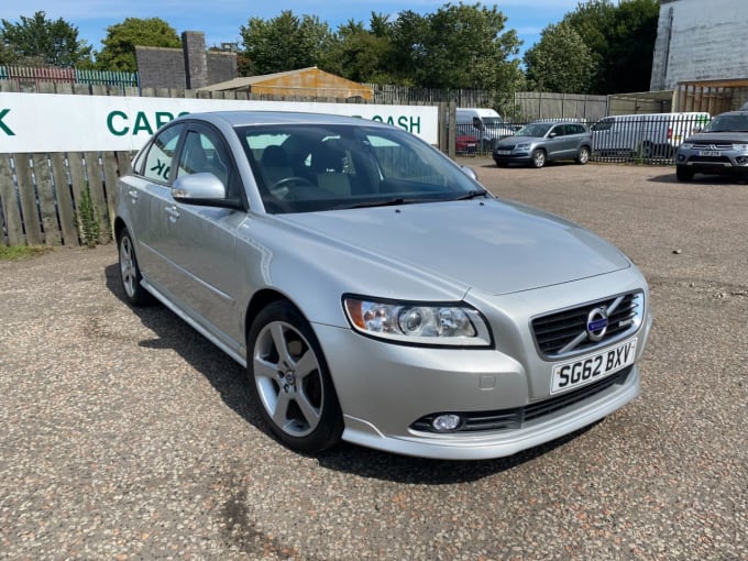 2025 Volvo S40