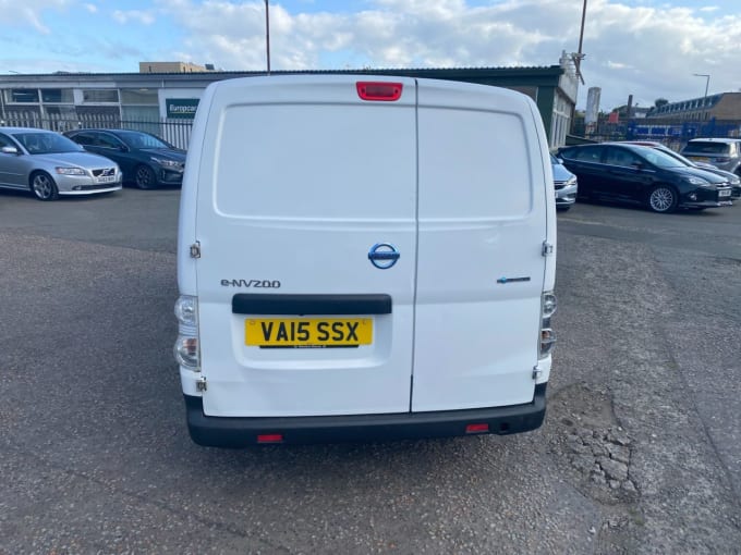 2025 Nissan E-nv200