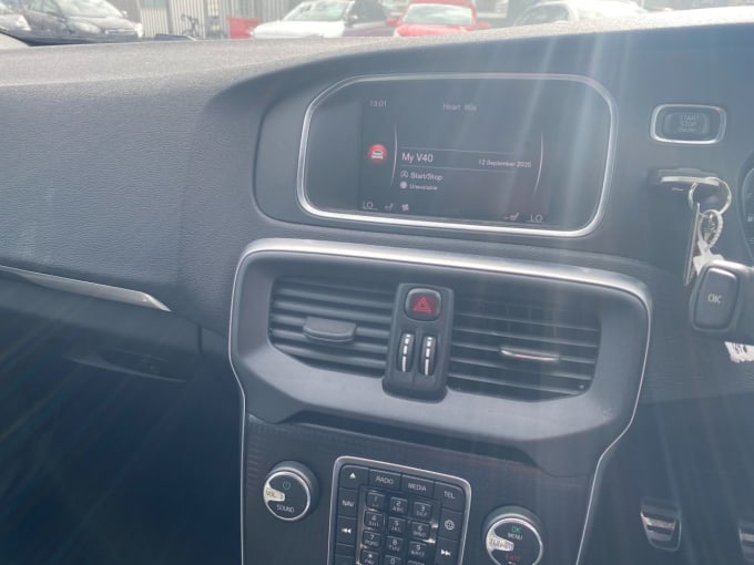 2025 Volvo V40