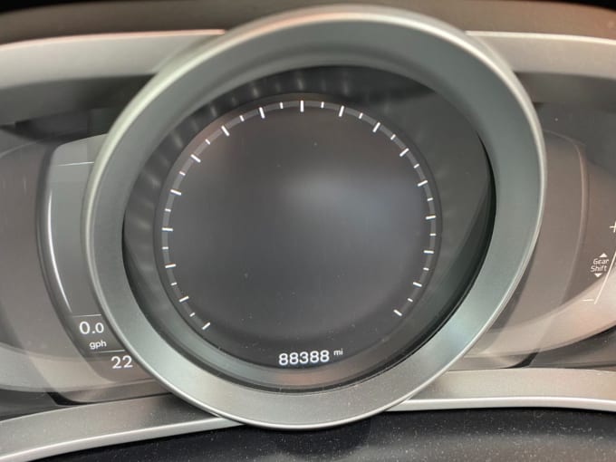 2025 Volvo V40