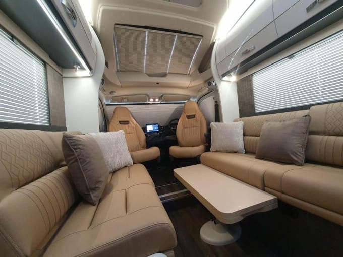 2024 Ford Transit Custom