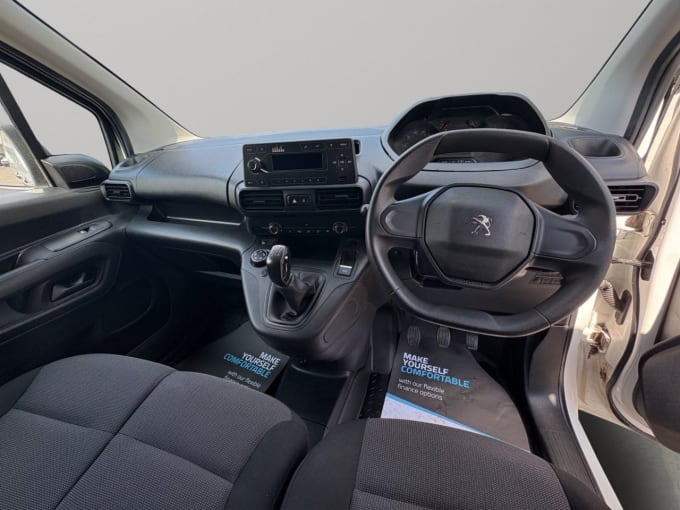 2025 Peugeot Partner