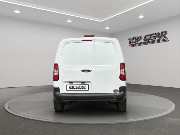 2025 Peugeot Partner