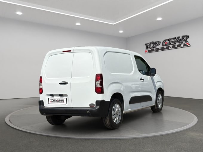2025 Peugeot Partner
