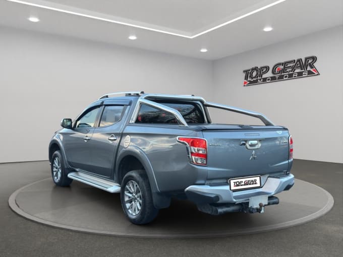 2025 Mitsubishi L200