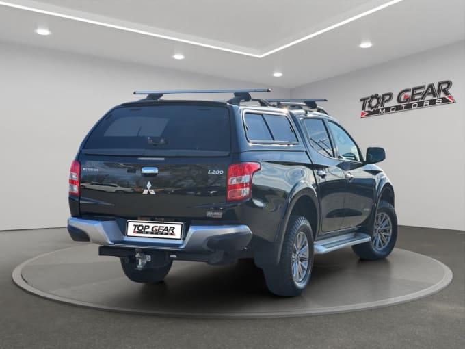 2025 Mitsubishi L200