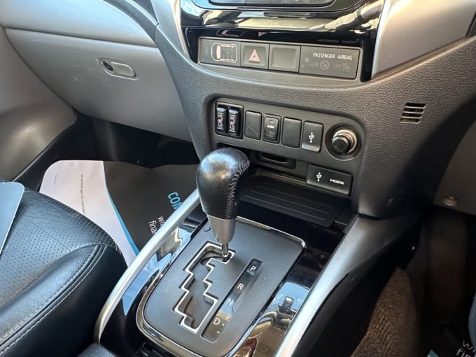 2025 Mitsubishi L200