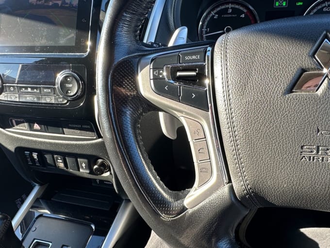 2025 Mitsubishi L200