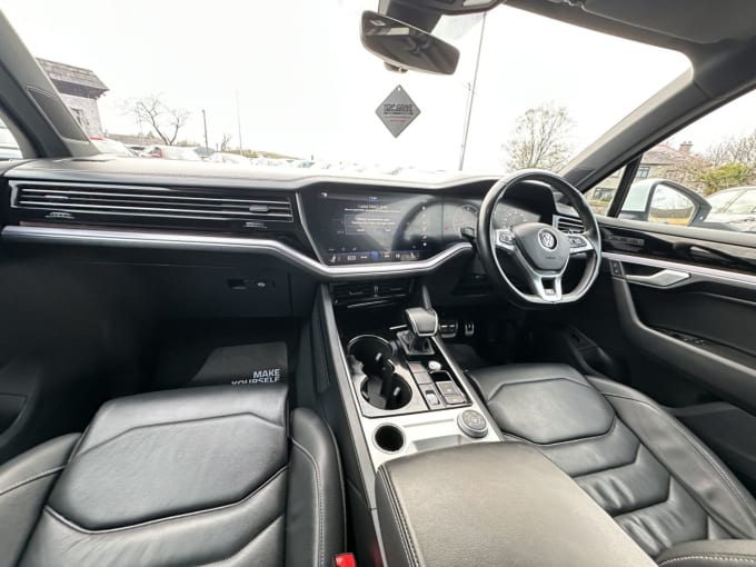 2018 Volkswagen Touareg