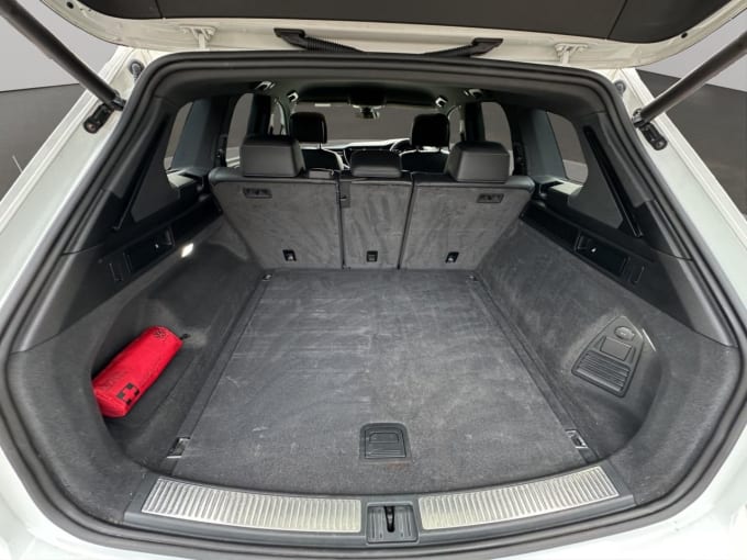 2018 Volkswagen Touareg