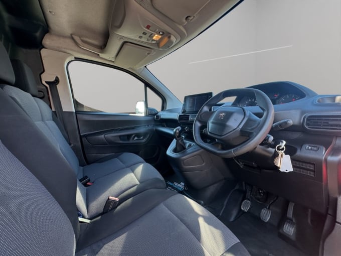 2025 Peugeot Partner