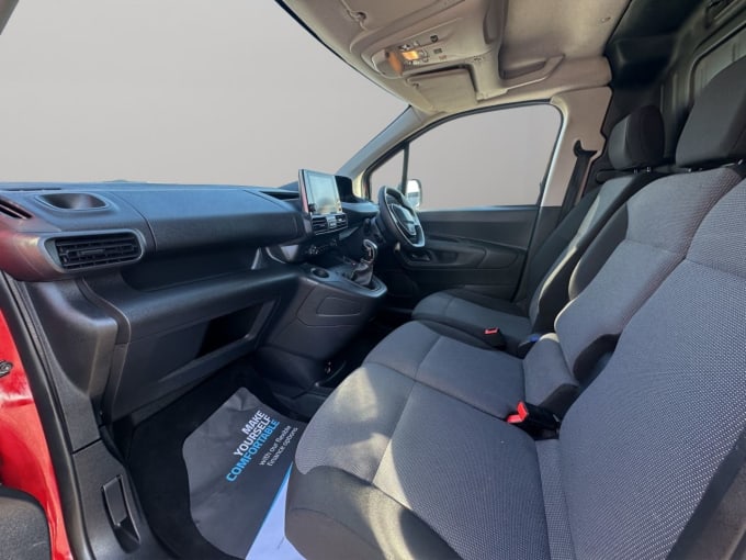 2025 Peugeot Partner