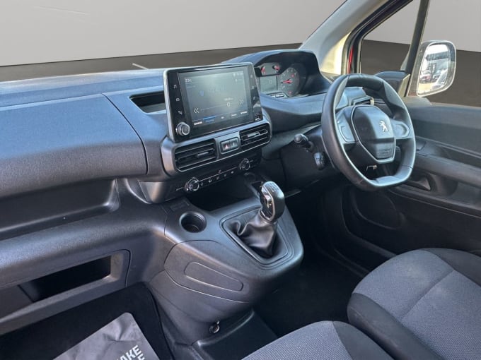 2025 Peugeot Partner