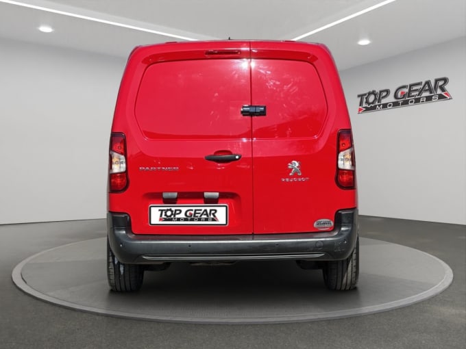 2025 Peugeot Partner