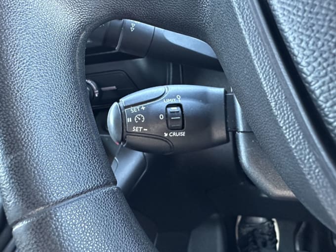 2025 Peugeot Partner