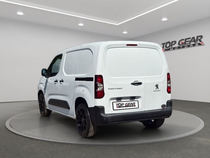 2025 Peugeot Partner