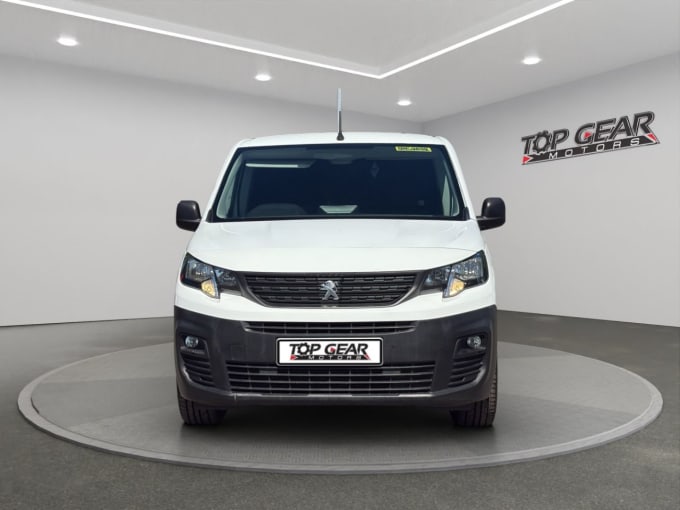2025 Peugeot Partner