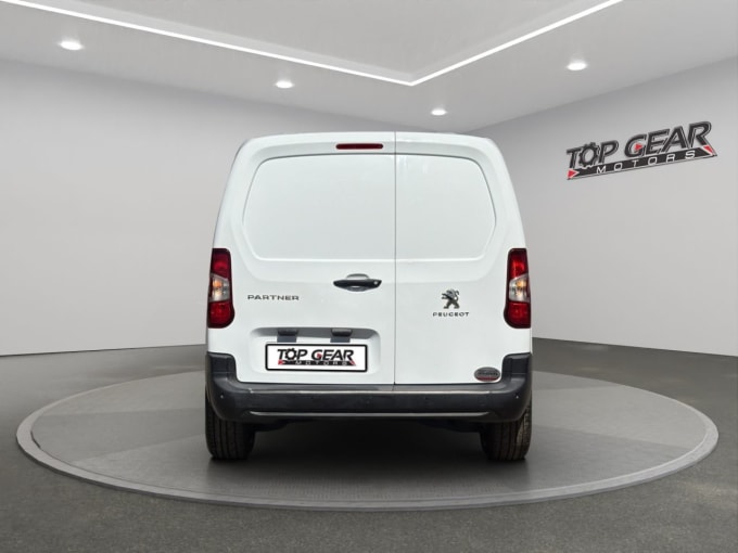 2025 Peugeot Partner