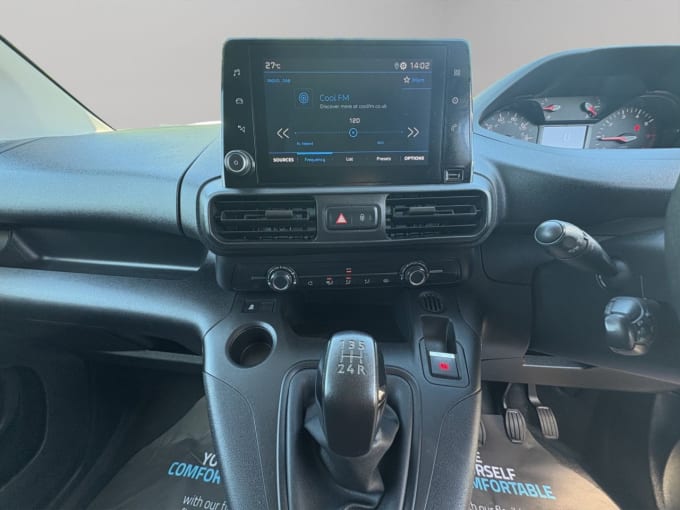 2025 Peugeot Partner