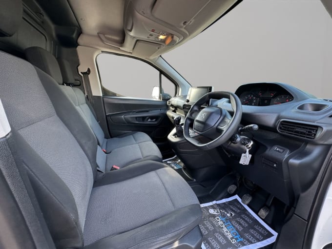 2025 Peugeot Partner
