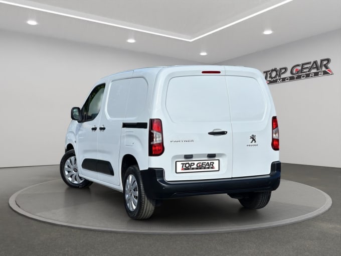 2025 Peugeot Partner