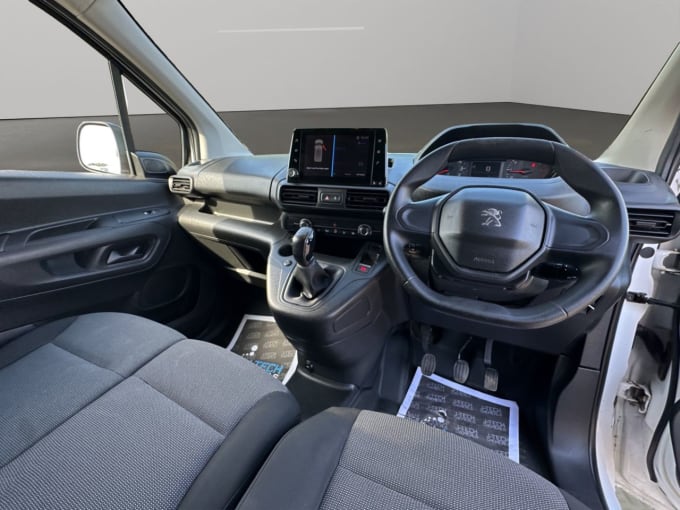 2025 Peugeot Partner