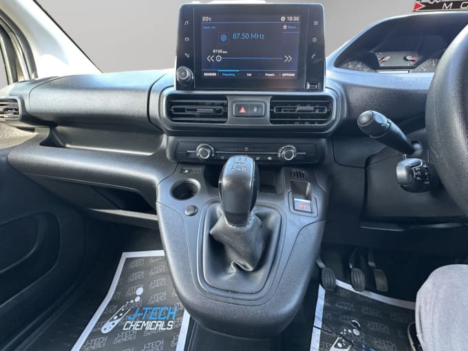 2025 Peugeot Partner