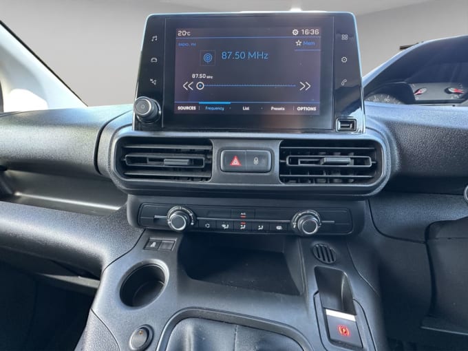 2025 Peugeot Partner
