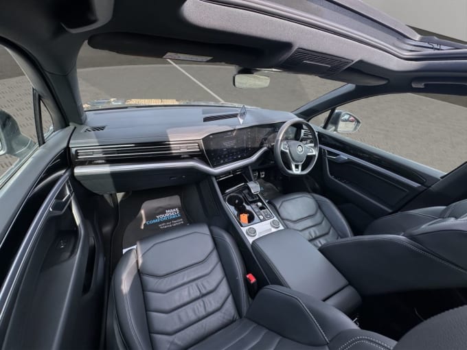 2025 Volkswagen Touareg