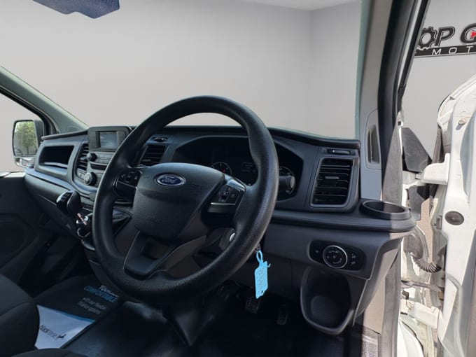 2025 Ford Transit Custom