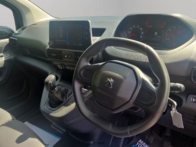 2025 Peugeot Partner