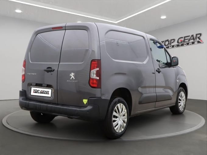 2025 Peugeot Partner