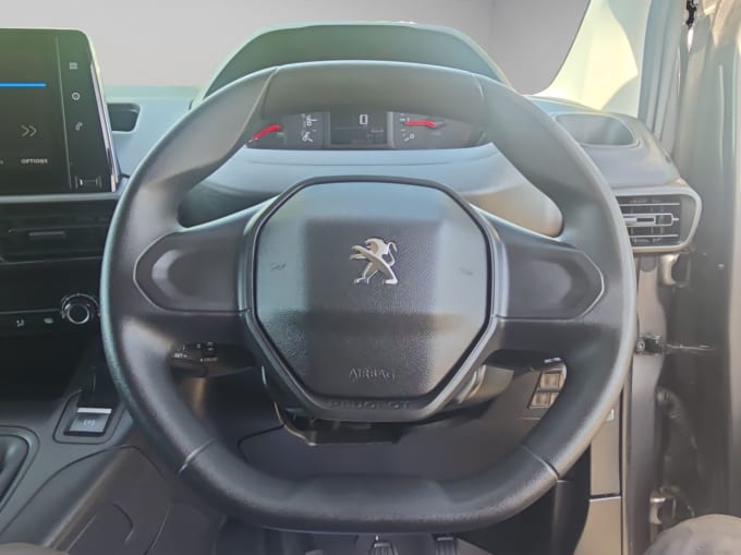 2025 Peugeot Partner