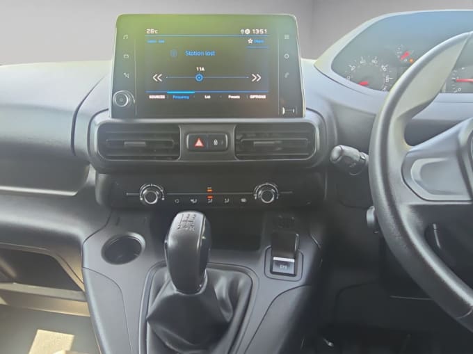 2025 Peugeot Partner