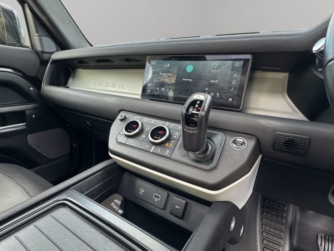 2025 Land Rover Defender