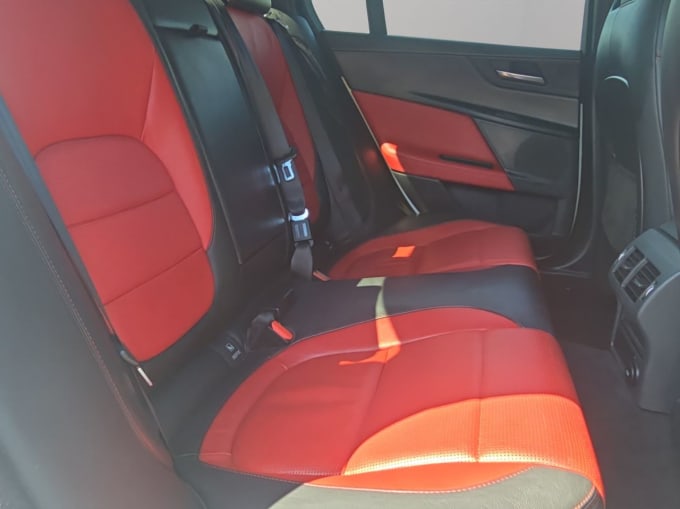 2025 Jaguar Xe