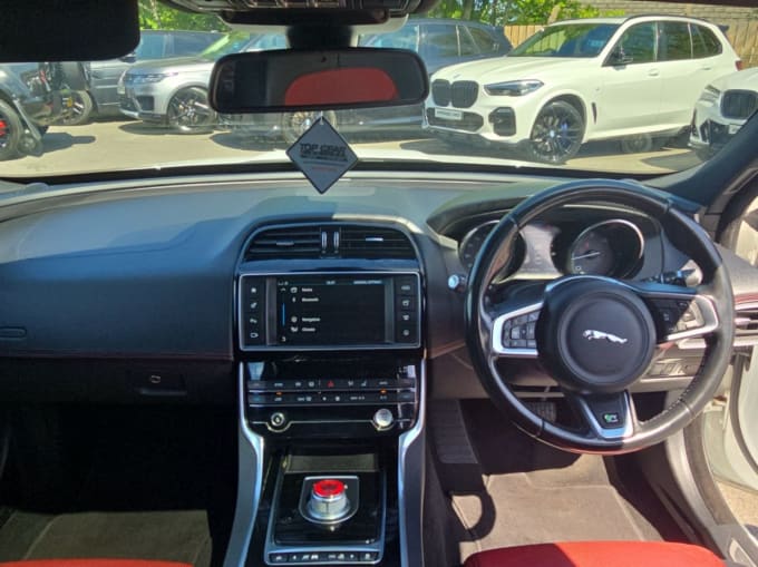 2025 Jaguar Xe