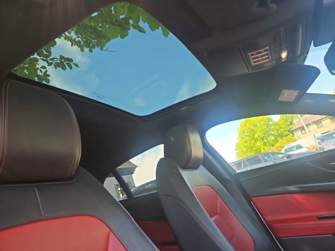 2025 Jaguar Xe