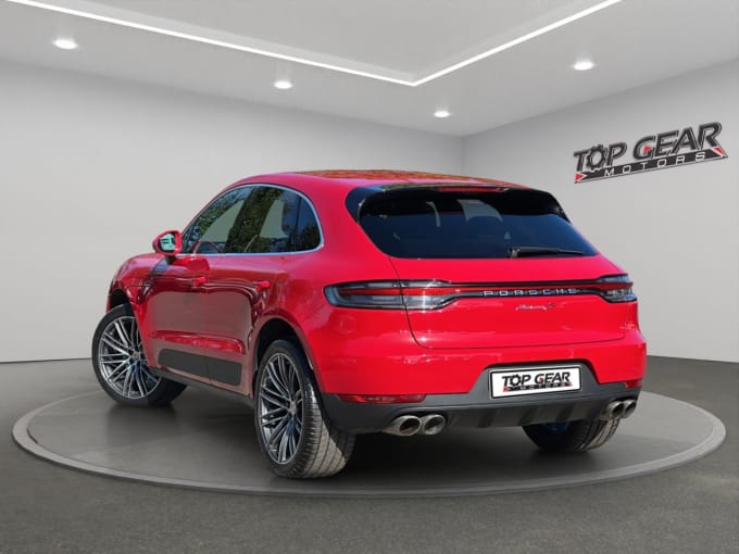 2025 Porsche Macan