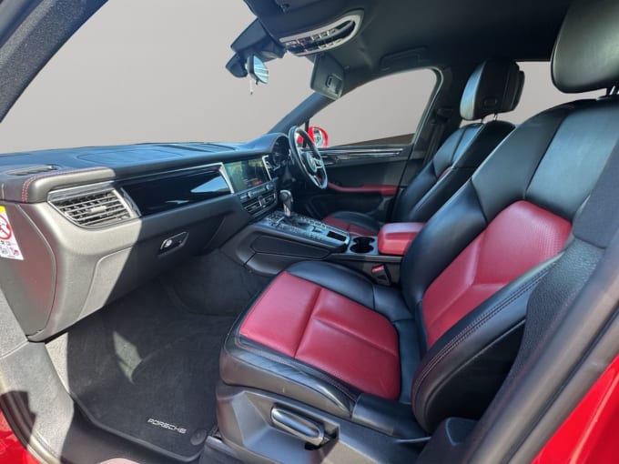 2025 Porsche Macan