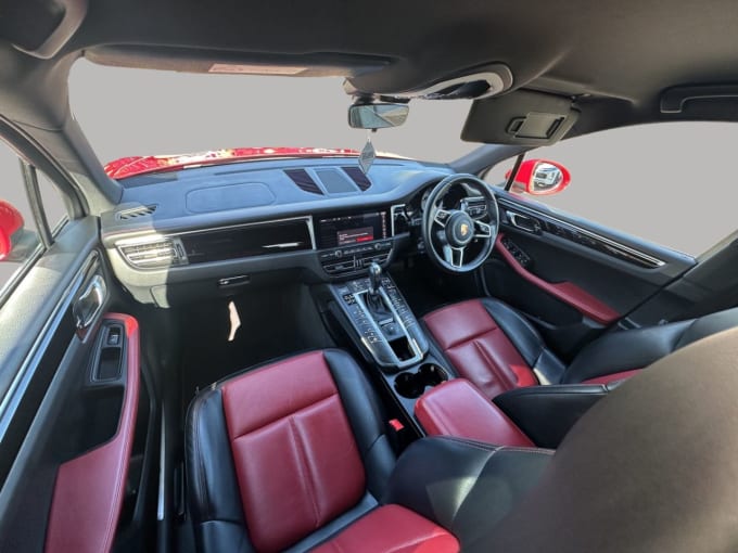 2025 Porsche Macan