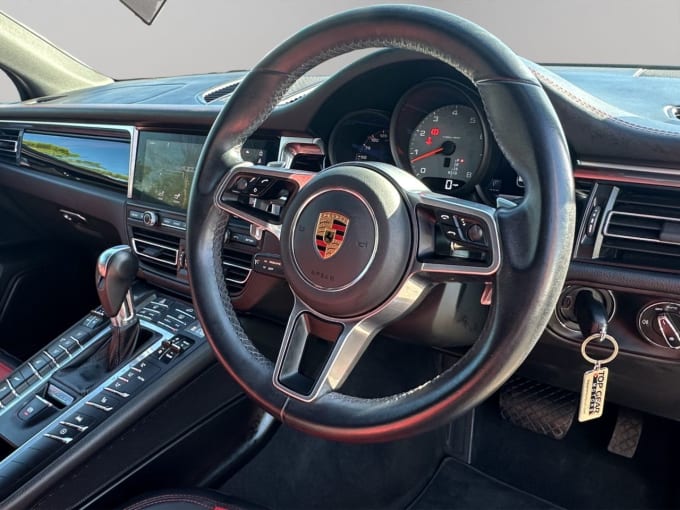 2025 Porsche Macan