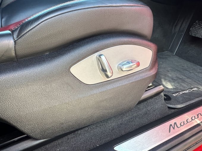 2025 Porsche Macan
