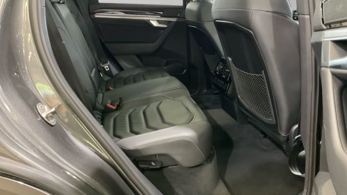 2025 Volkswagen Touareg