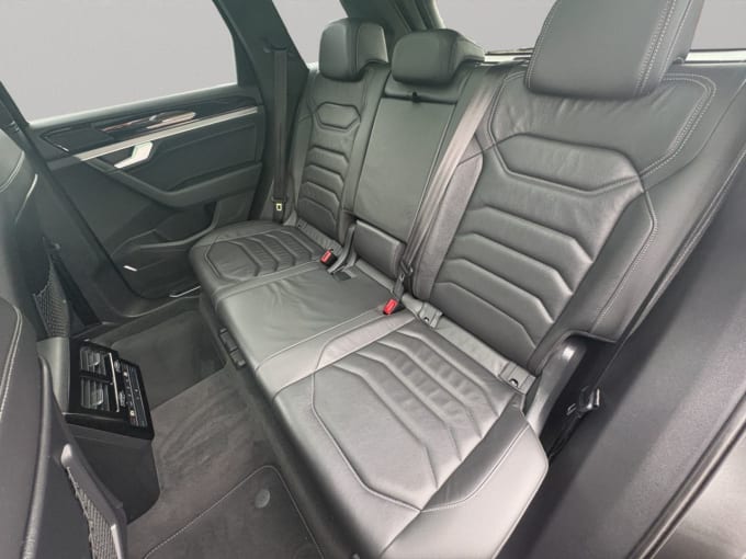 2025 Volkswagen Touareg