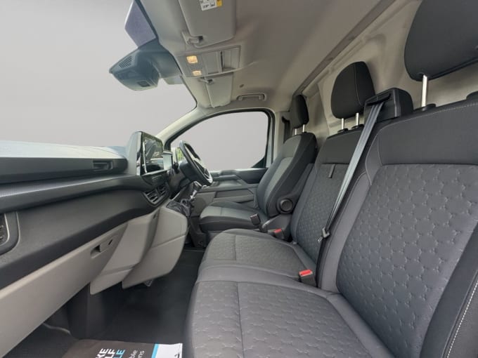 2025 Ford Transit Custom