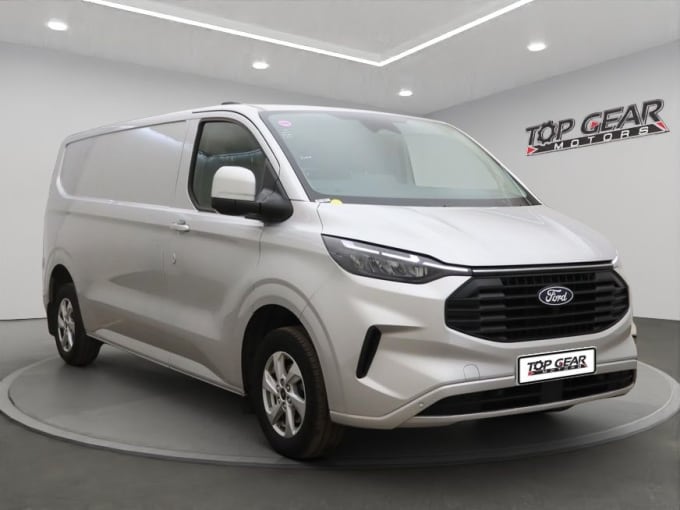 2025 Ford Transit Custom