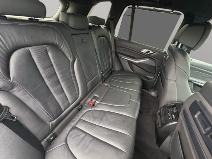 2025 BMW X5