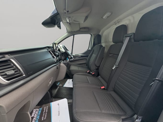 2025 Ford Transit Custom